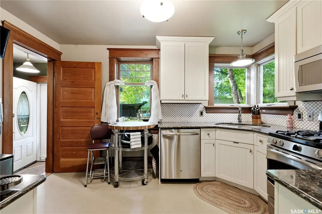 512 Bedford Road Saskatoon SK S7L 0E6