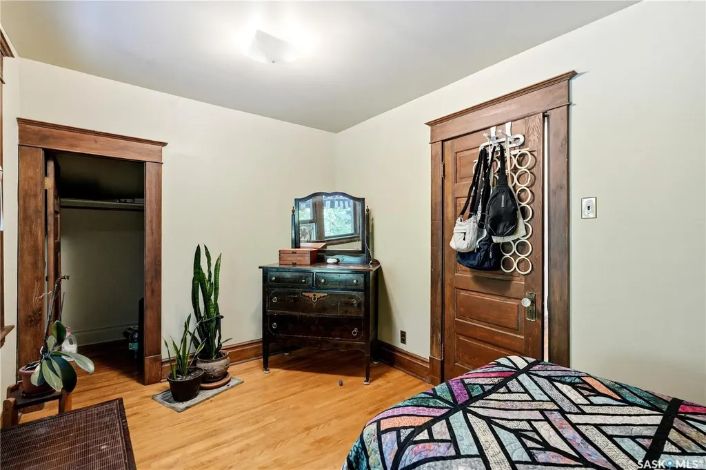 512 Bedford Road Saskatoon SK S7L 0E6