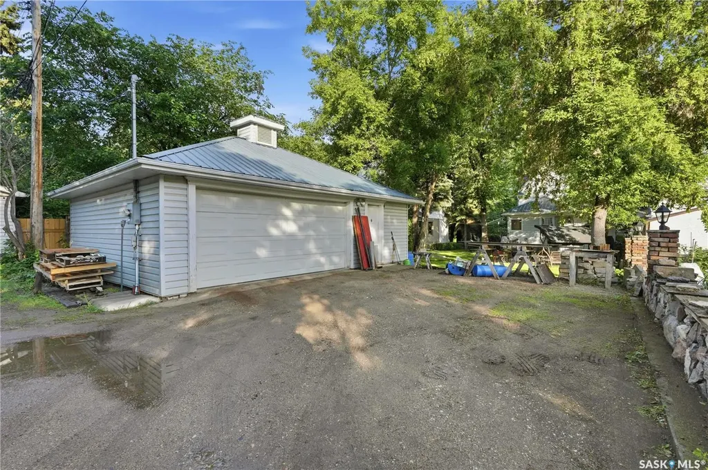 512 Bedford Road Saskatoon SK S7L 0E6