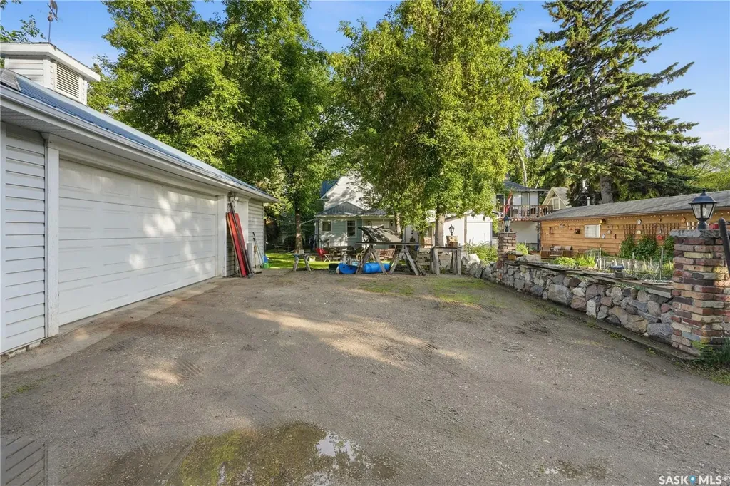 512 Bedford Road Saskatoon SK S7L 0E6