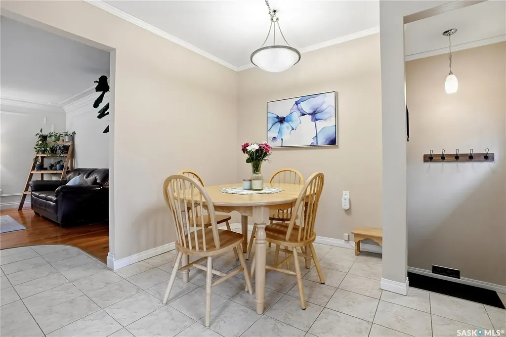 6207 1st Avenue N Regina SK S4T 7A1