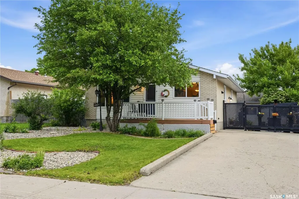 6207 1st Avenue N Regina SK S4T 7A1