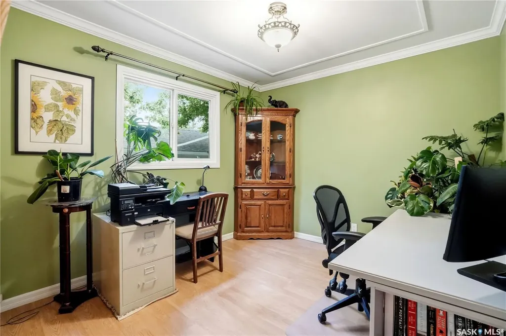 6207 1st Avenue N Regina SK S4T 7A1