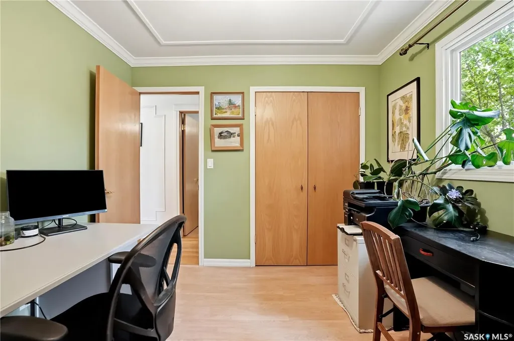 6207 1st Avenue N Regina SK S4T 7A1