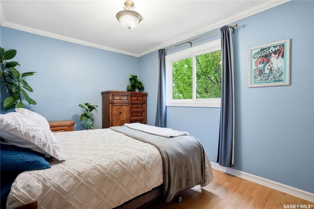 6207 1st Avenue N Regina SK S4T 7A1