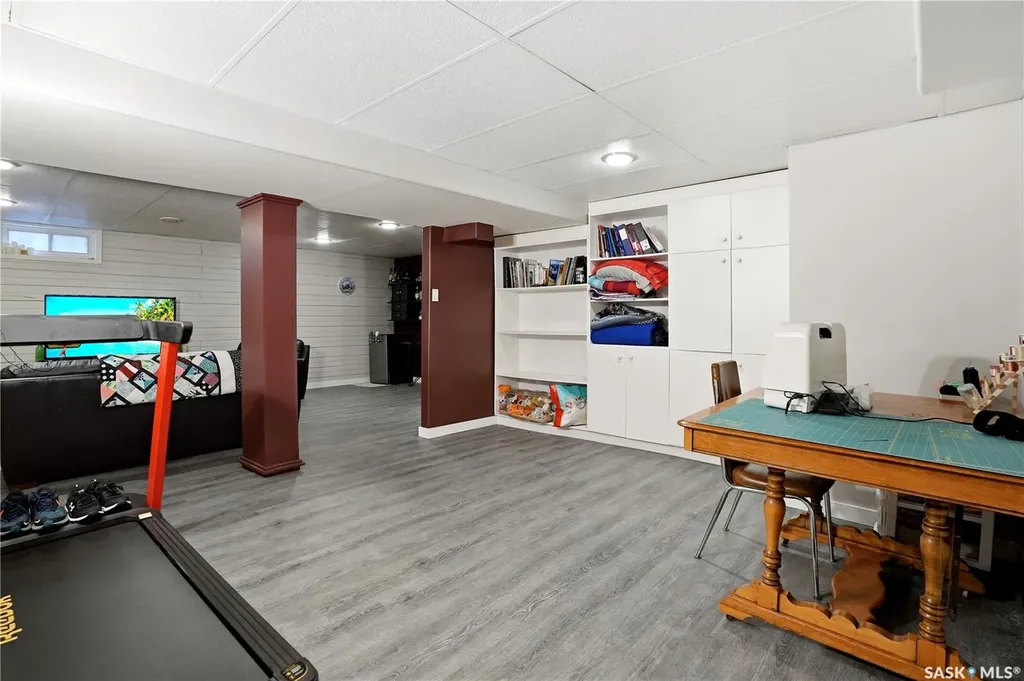6207 1st Avenue N Regina SK S4T 7A1