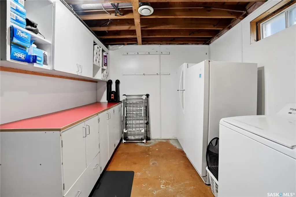 6207 1st Avenue N Regina SK S4T 7A1