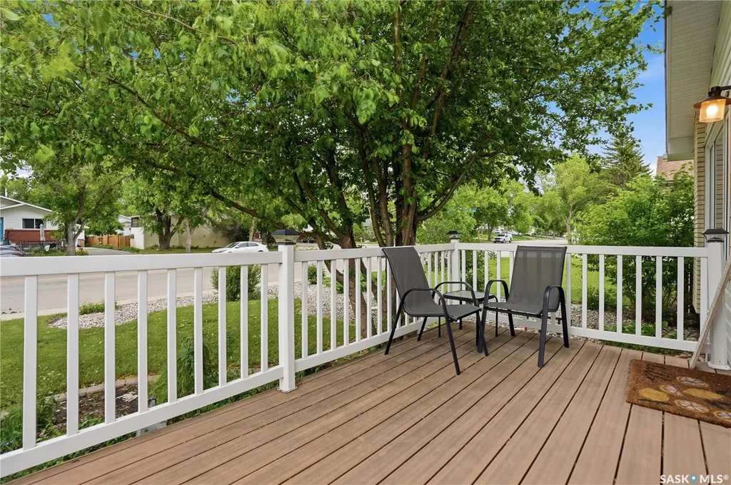 6207 1st Avenue N Regina SK S4T 7A1