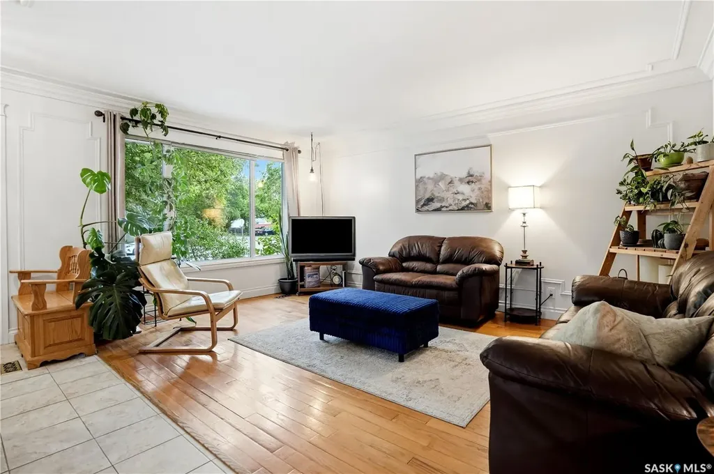 6207 1st Avenue N Regina SK S4T 7A1