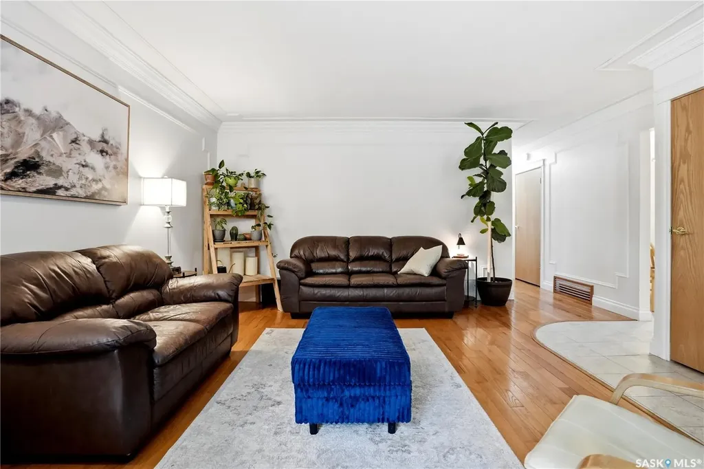 6207 1st Avenue N Regina SK S4T 7A1