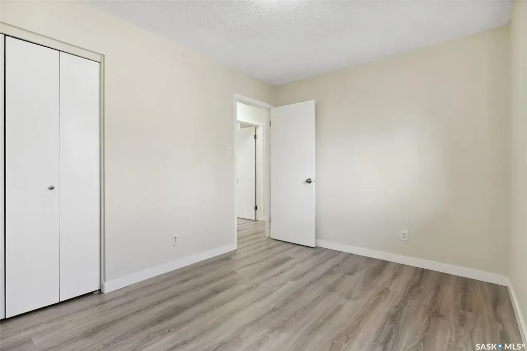 9 Carmichael Bay Regina SK S4R 0C7