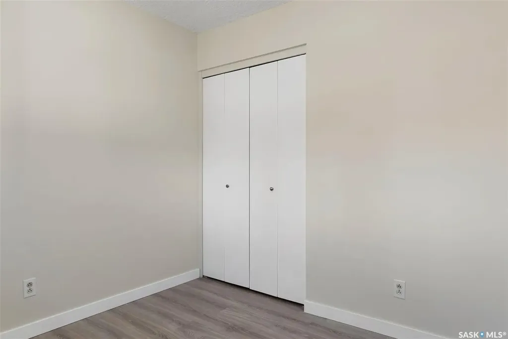 9 Carmichael Bay Regina SK S4R 0C7
