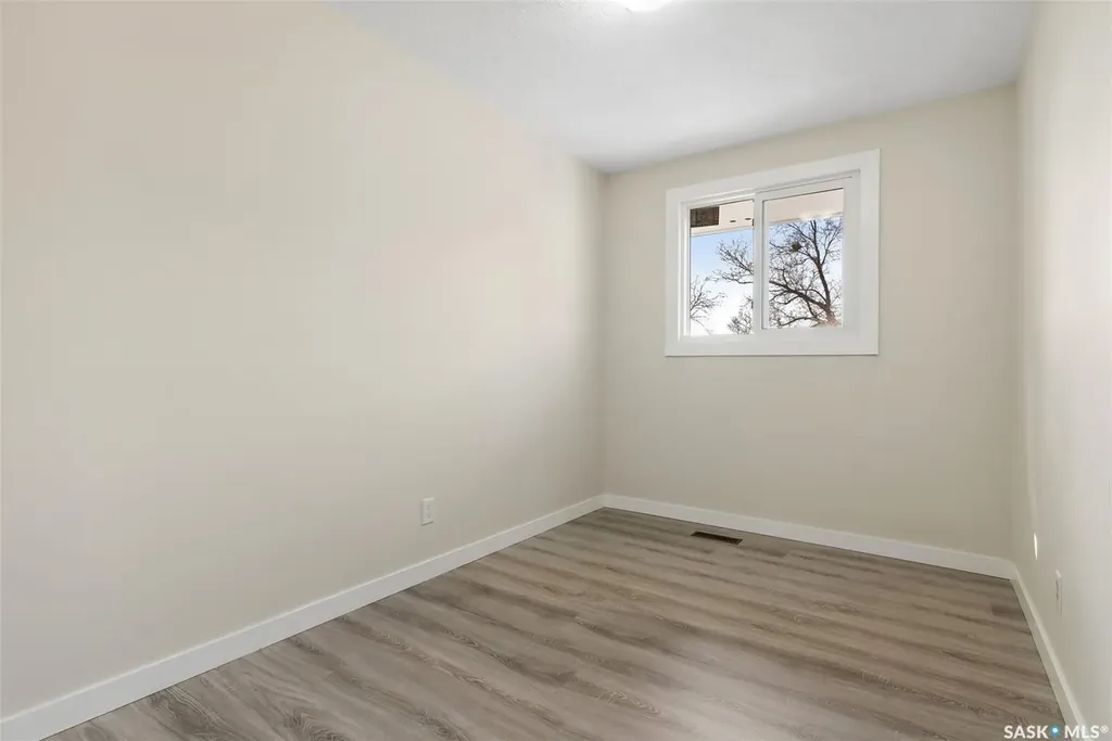 9 Carmichael Bay Regina SK S4R 0C7