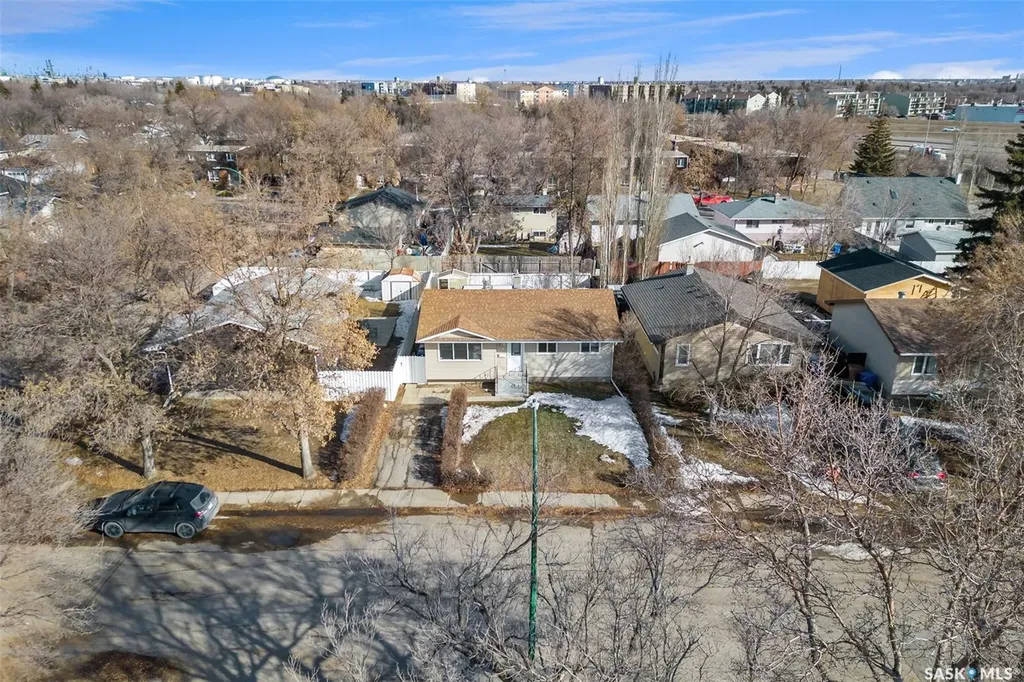 9 Carmichael Bay Regina SK S4R 0C7