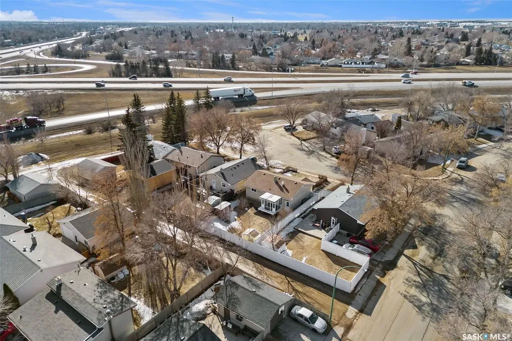 9 Carmichael Bay Regina SK S4R 0C7