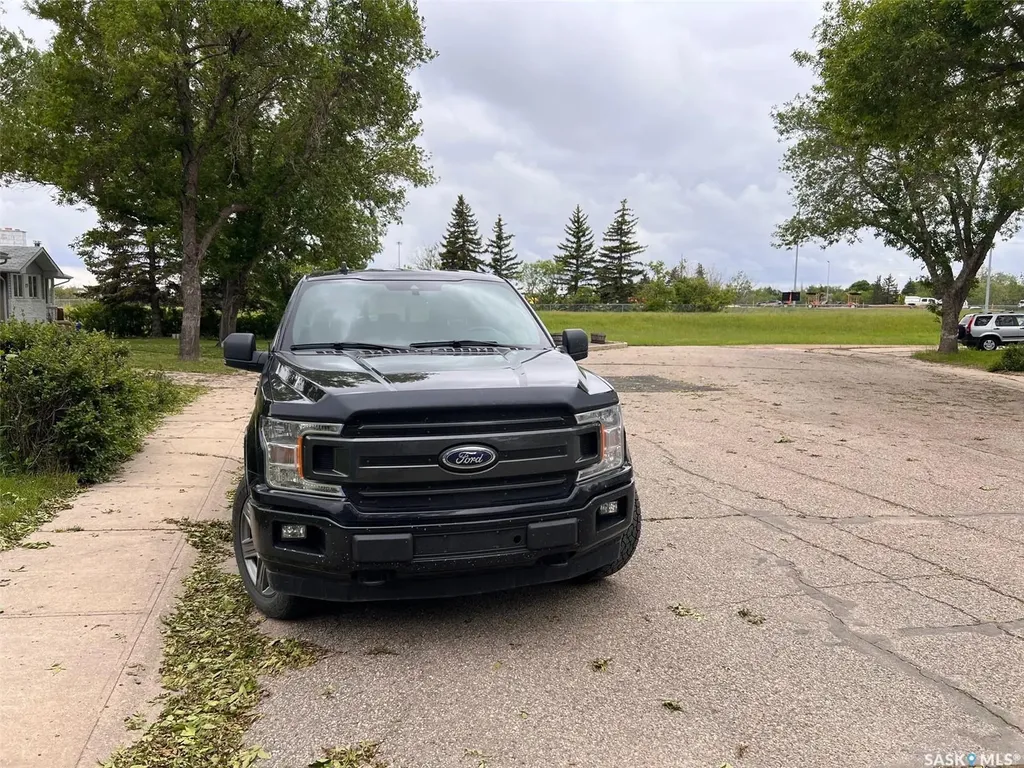 9 Carmichael Bay Regina SK S4R 0C7