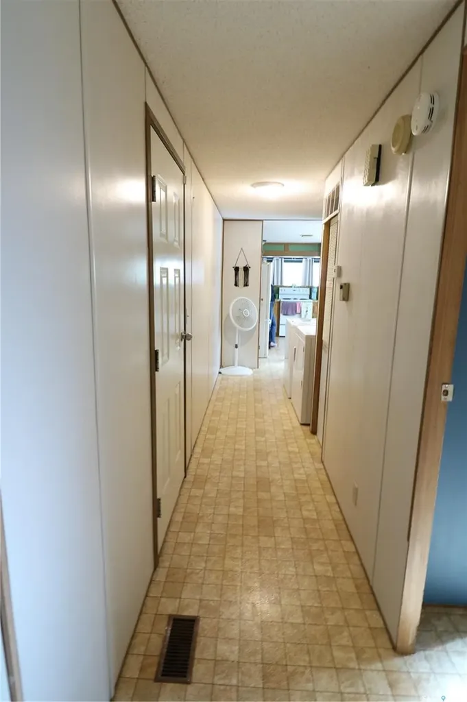 319 4th Avenue Kelliher SK S0A 1V0