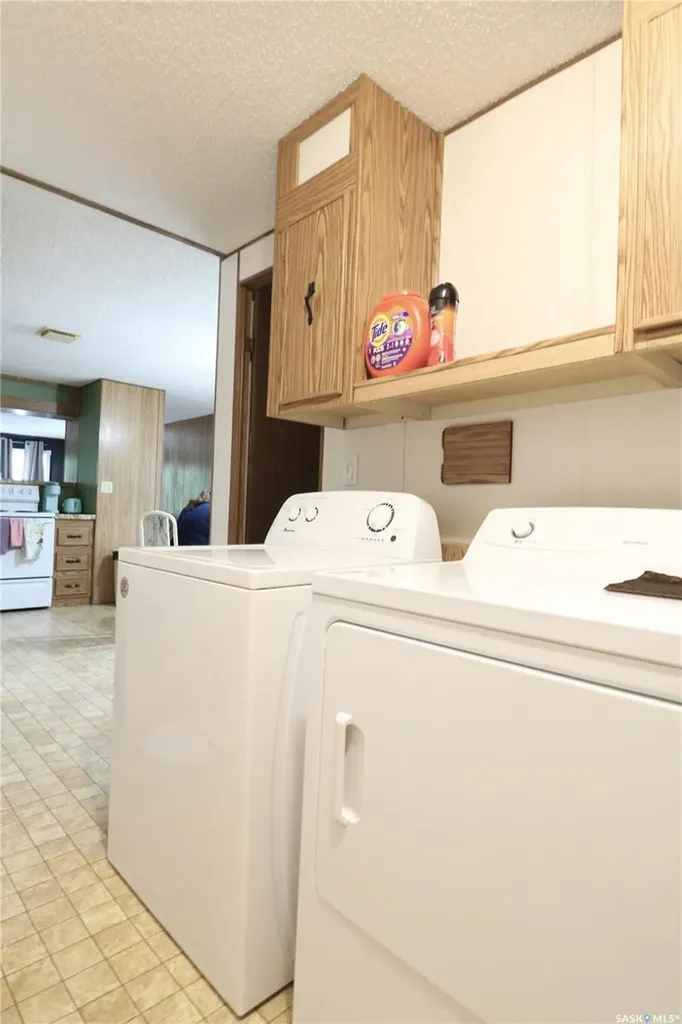 319 4th Avenue Kelliher SK S0A 1V0