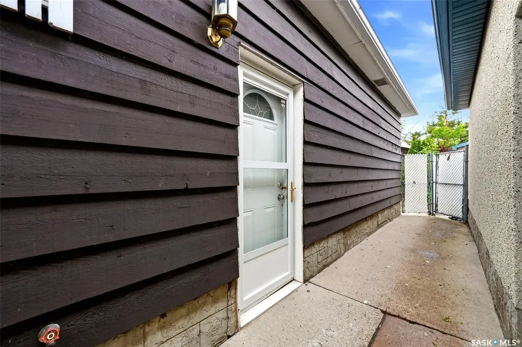 1317 Kent Street Regina SK S4T 5T2