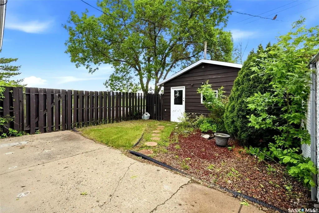 1317 Kent Street Regina SK S4T 5T2