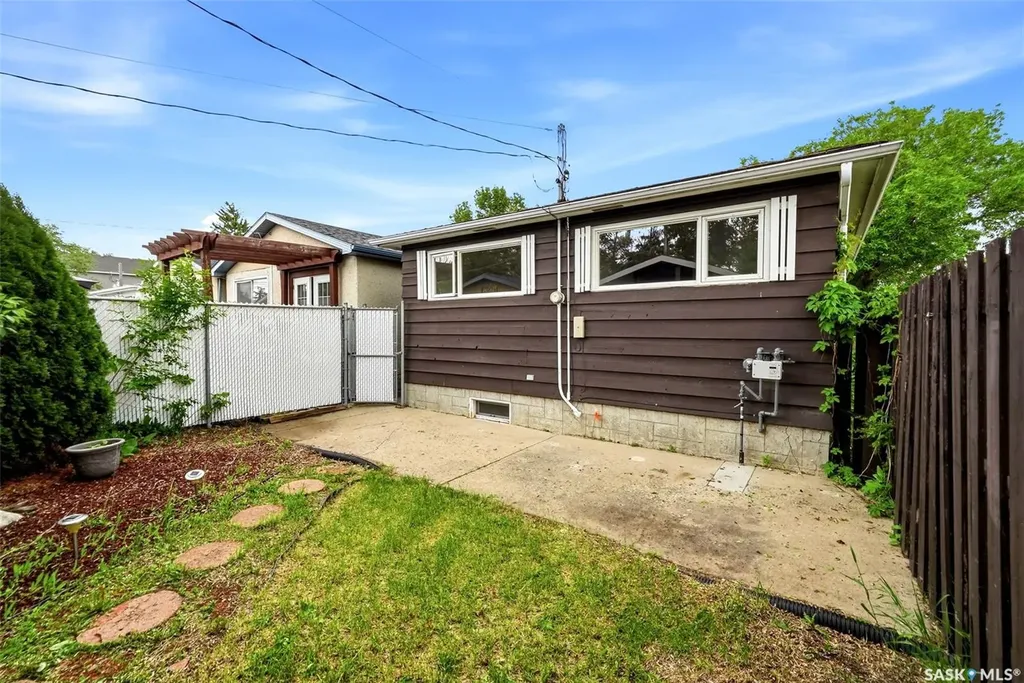 1317 Kent Street Regina SK S4T 5T2