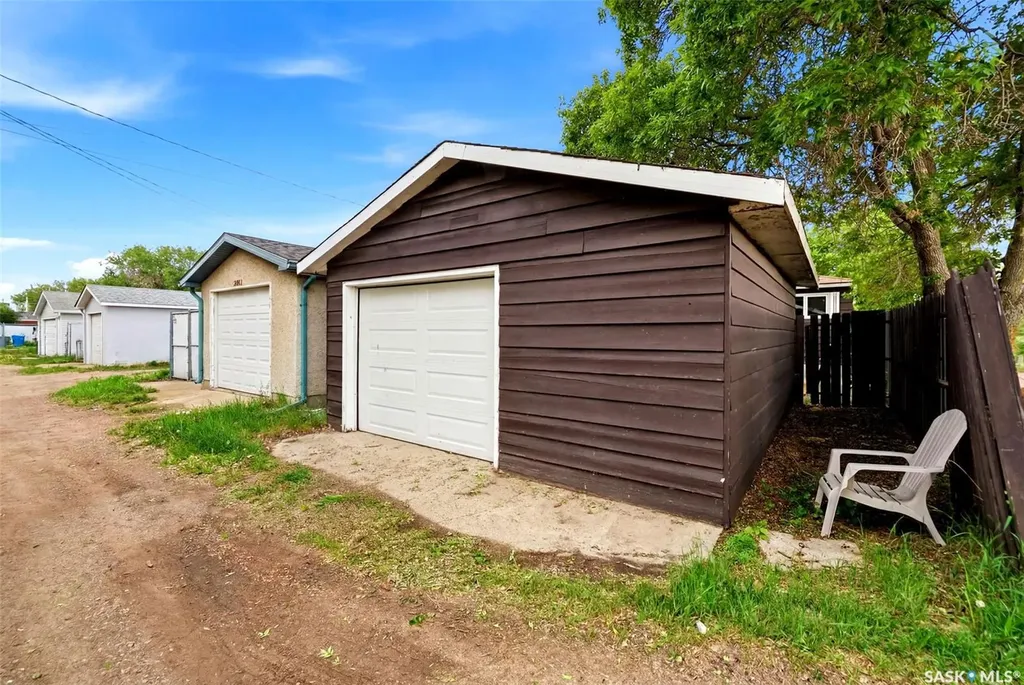 1317 Kent Street Regina SK S4T 5T2