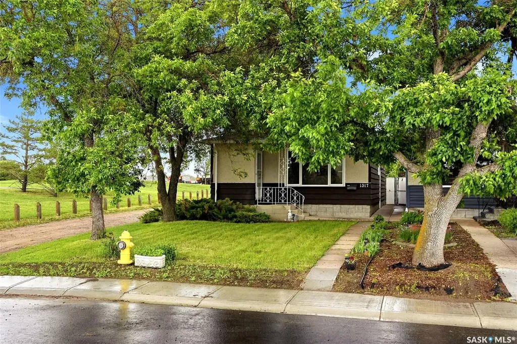 1317 Kent Street Regina SK S4T 5T2