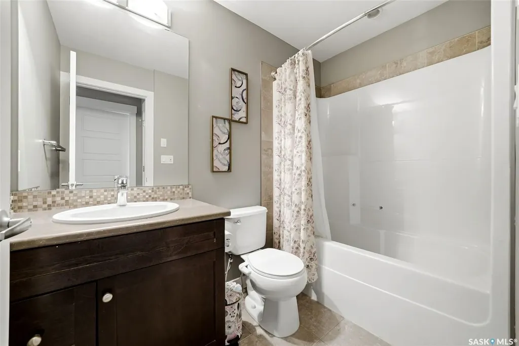 2905 Rochdale Boulevard Regina SK S4X 0N1