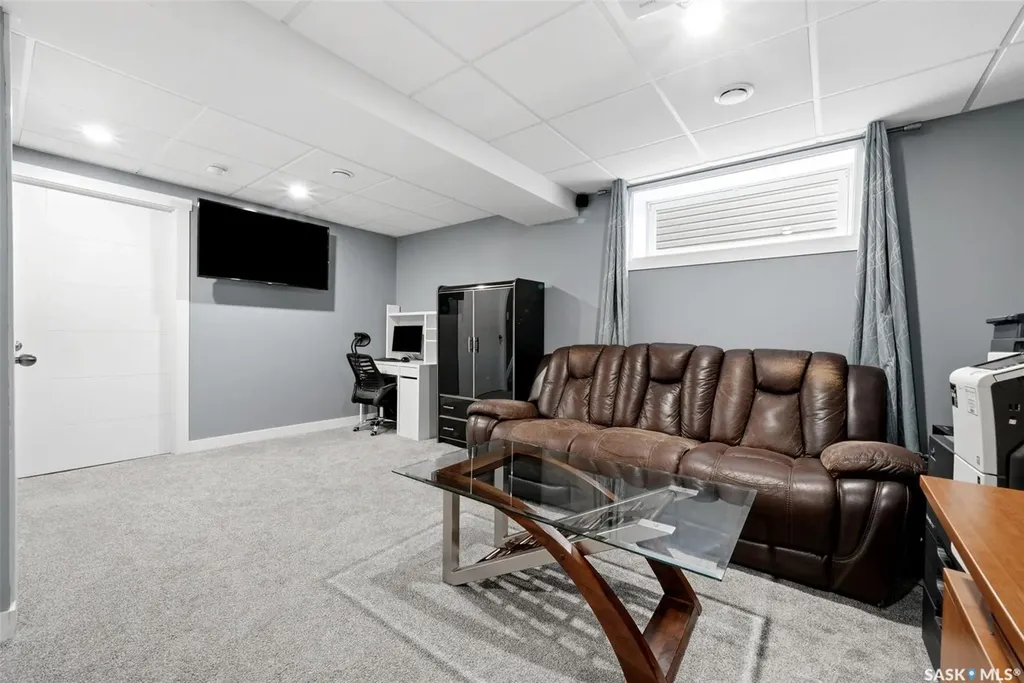 2905 Rochdale Boulevard Regina SK S4X 0N1