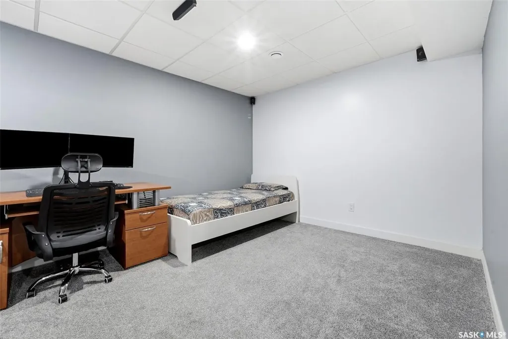 2905 Rochdale Boulevard Regina SK S4X 0N1