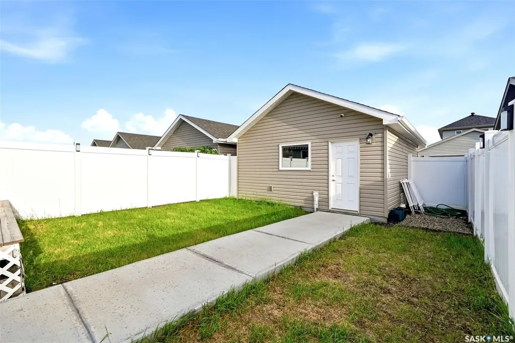 2905 Rochdale Boulevard Regina SK S4X 0N1