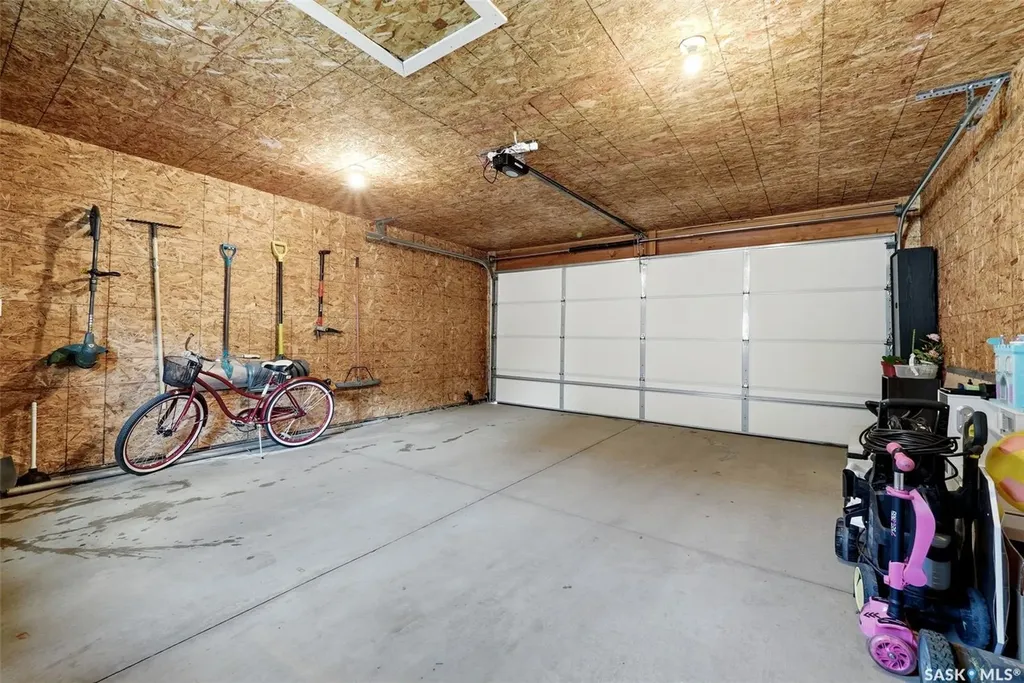 2905 Rochdale Boulevard Regina SK S4X 0N1