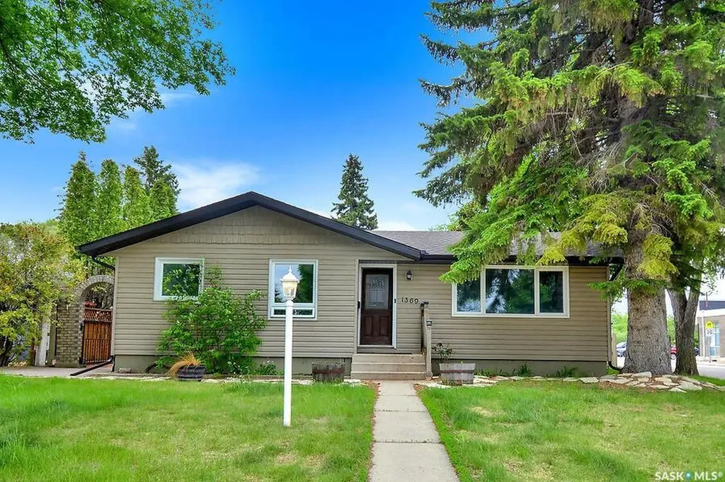 1369 East Centre Saskatoon SK S7J 3A8