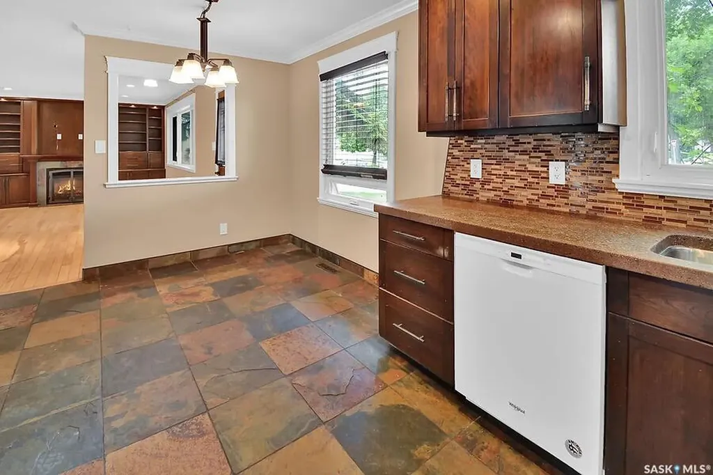 1369 East Centre Saskatoon SK S7J 3A8