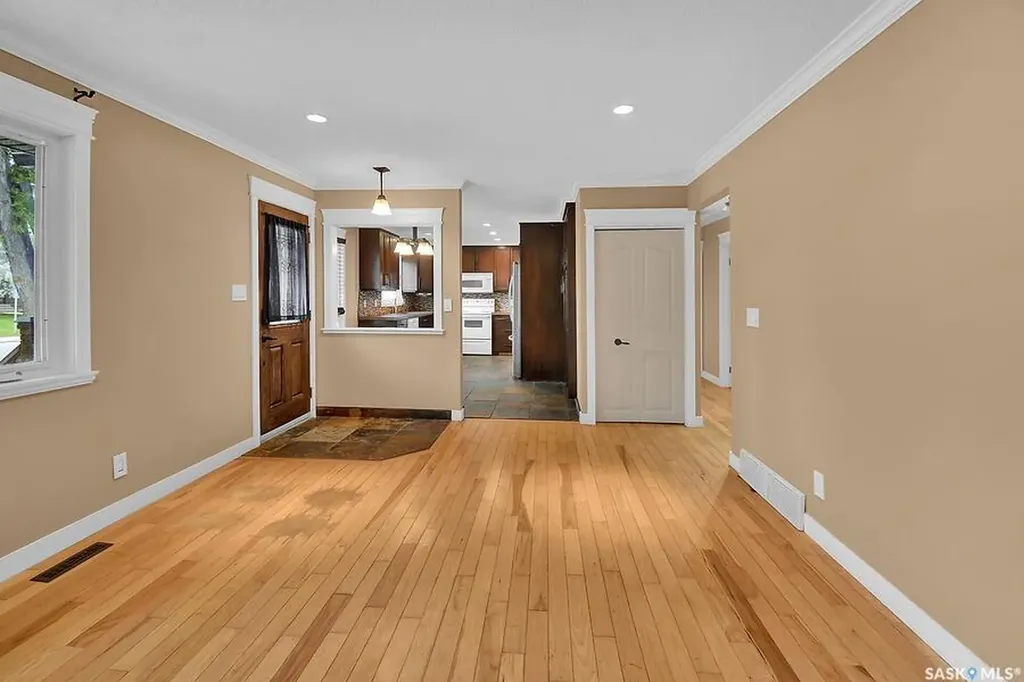 1369 East Centre Saskatoon SK S7J 3A8