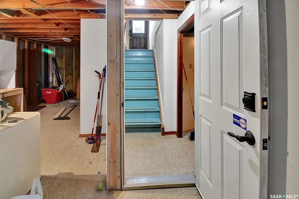 1369 East Centre Saskatoon SK S7J 3A8