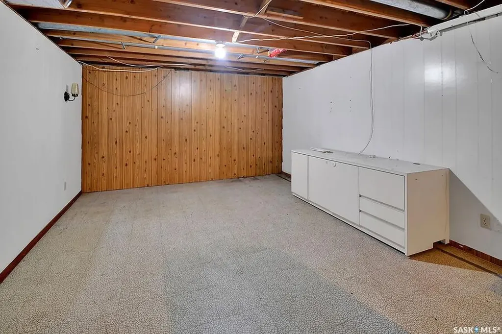 1369 East Centre Saskatoon SK S7J 3A8