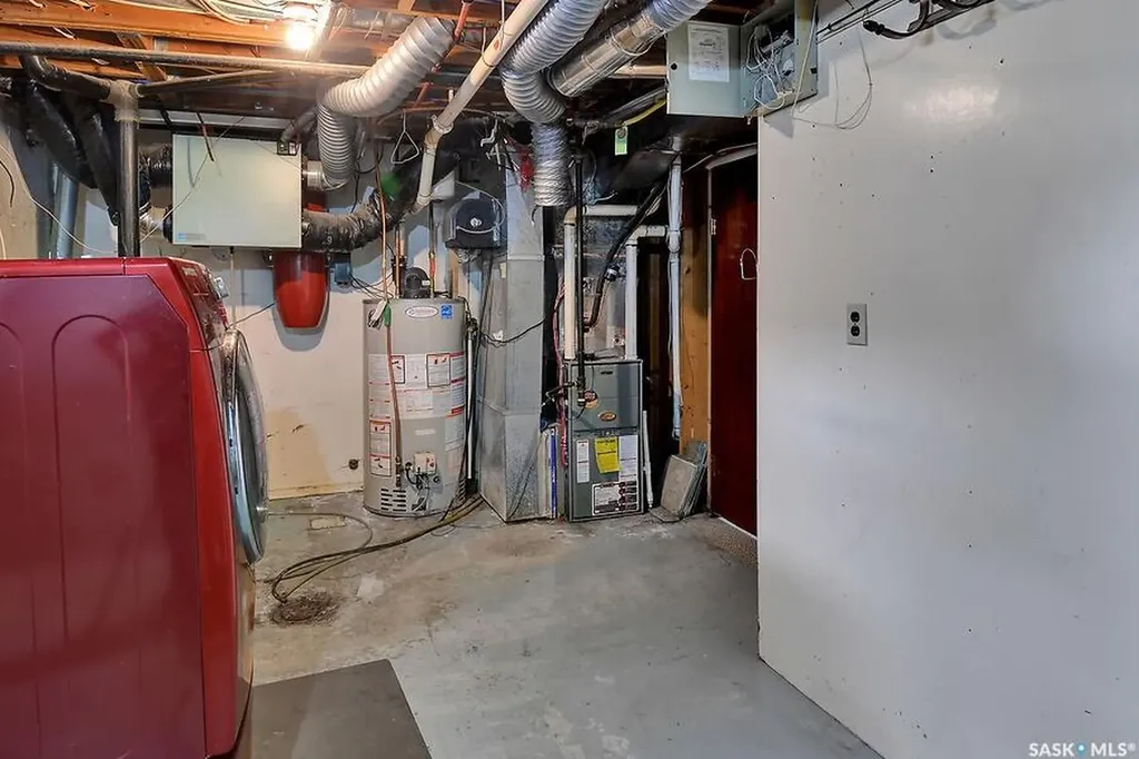 1369 East Centre Saskatoon SK S7J 3A8