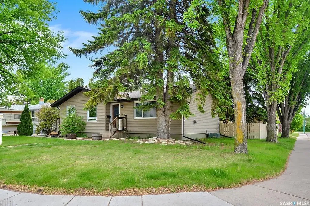 1369 East Centre Saskatoon SK S7J 3A8