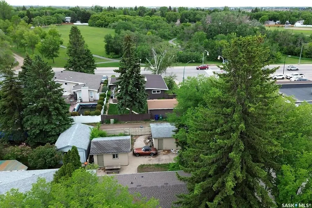 1369 East Centre Saskatoon SK S7J 3A8