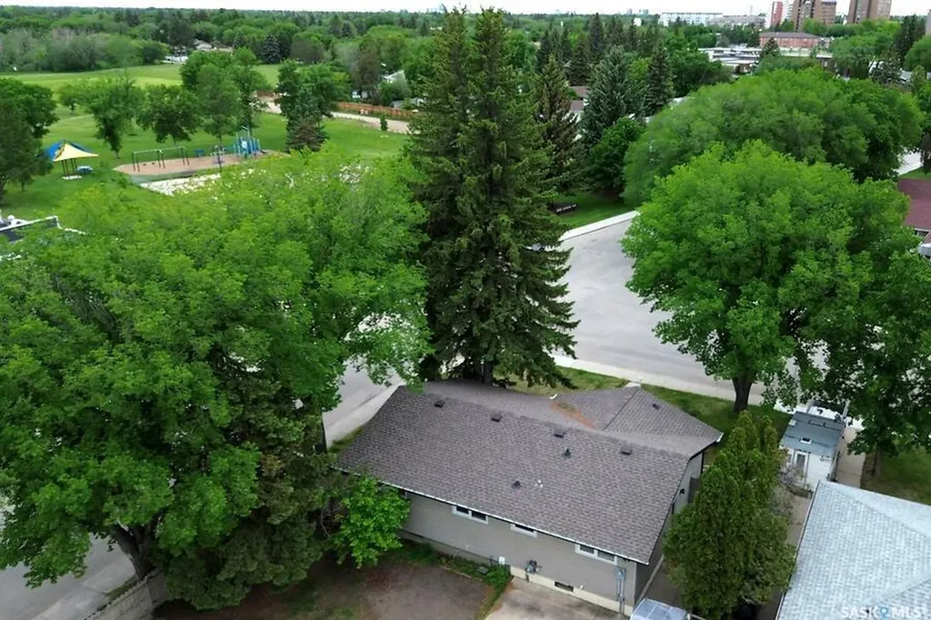 1369 East Centre Saskatoon SK S7J 3A8