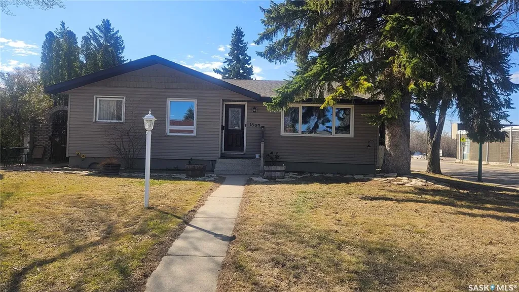 1369 East Centre Saskatoon SK S7J 3A8