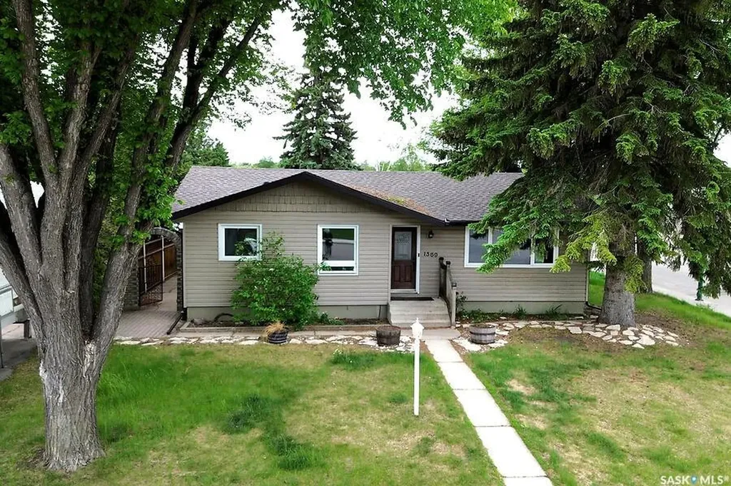 1369 East Centre Saskatoon SK S7J 3A8