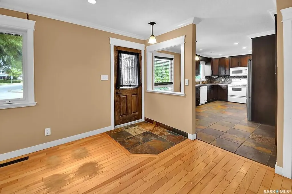 1369 East Centre Saskatoon SK S7J 3A8