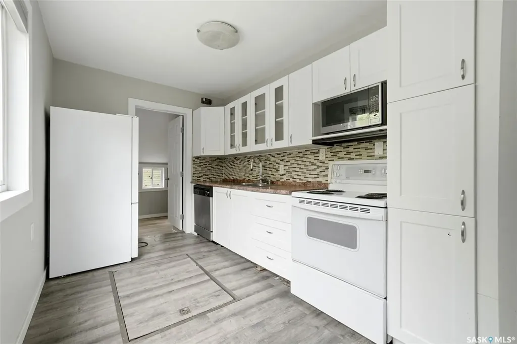 922 Athol Street Regina SK S4T 3B7