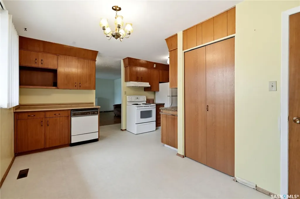 1922 Richardson Road Saskatoon SK S7L 0C4