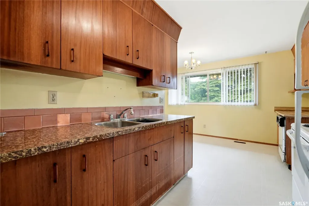1922 Richardson Road Saskatoon SK S7L 0C4