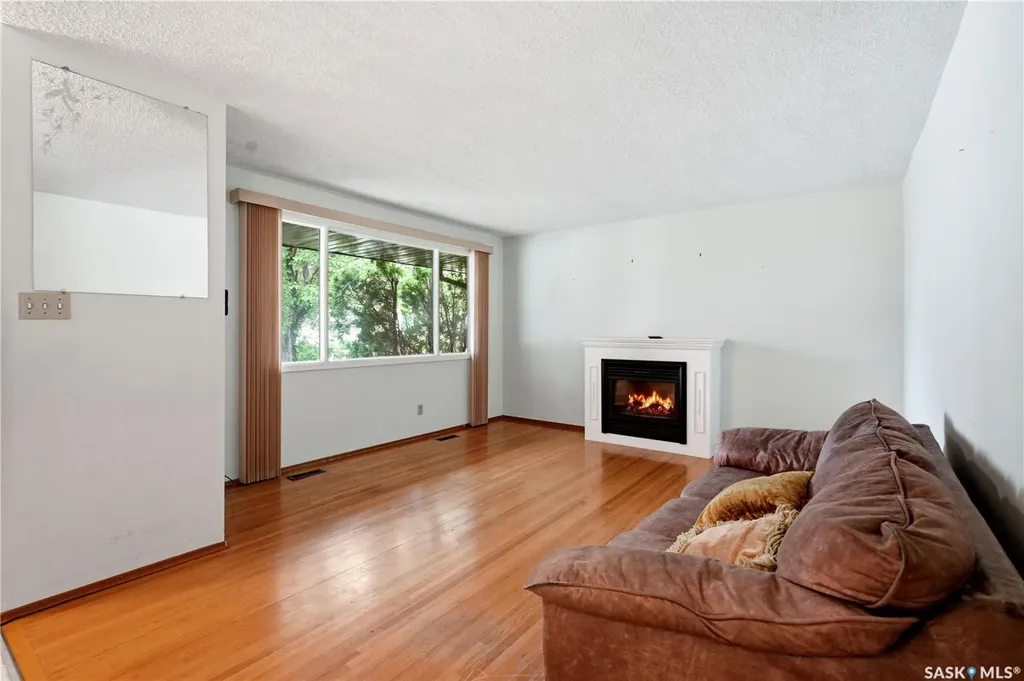 1922 Richardson Road Saskatoon SK S7L 0C4