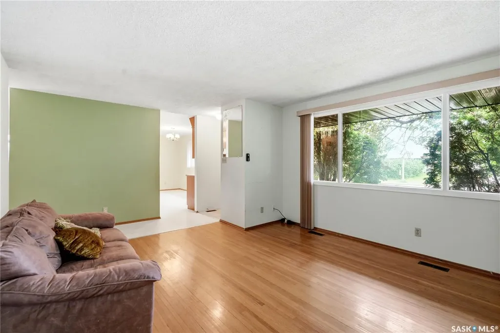 1922 Richardson Road Saskatoon SK S7L 0C4
