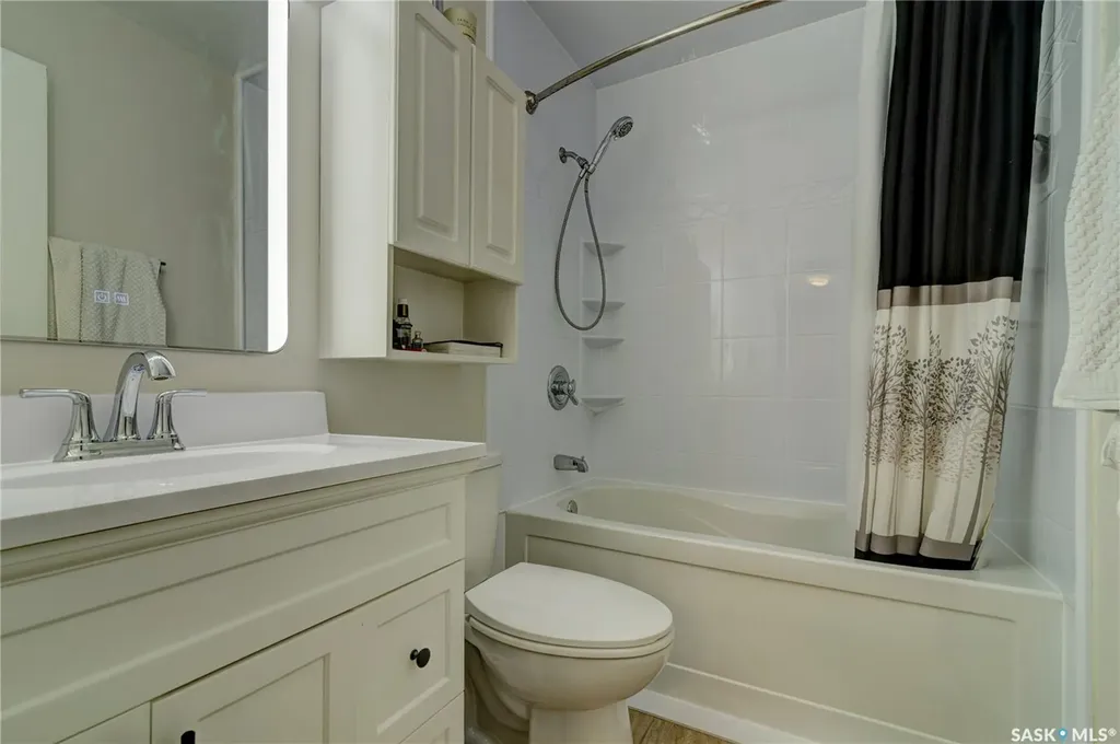 66 Denny Crescent Regina SK S4N 5J9